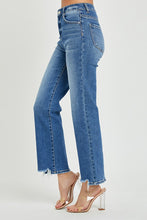 Load image into Gallery viewer, High Rise Relaxed Straight Jeans
