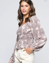 Load image into Gallery viewer, On Trend - Square Neck Top

